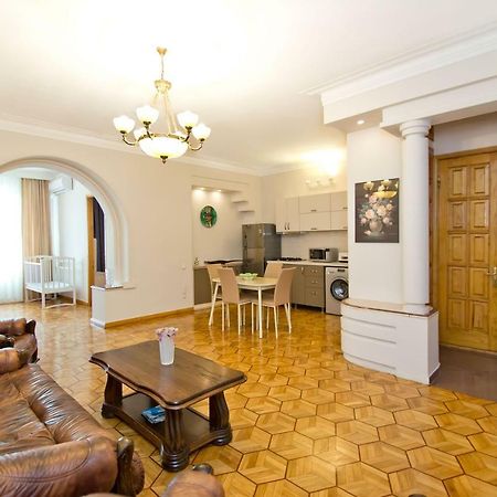 Seaside Luxury Apartment Batumi Exterior photo